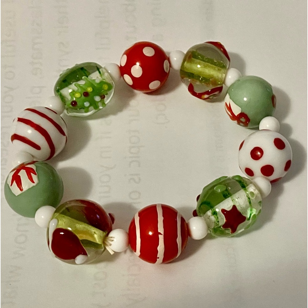 NWOT Angela Moore unique hand painted green red white glass Bracelet $75